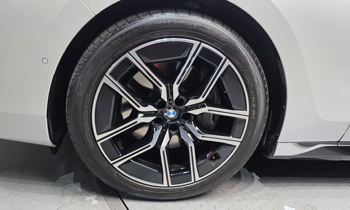 BMW 7-Series 740i xDrive M Sport, 2024
