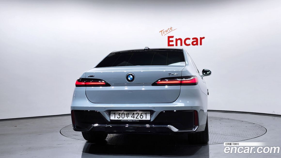 BMW 7-Series 740i xDrive M Sport, 2025