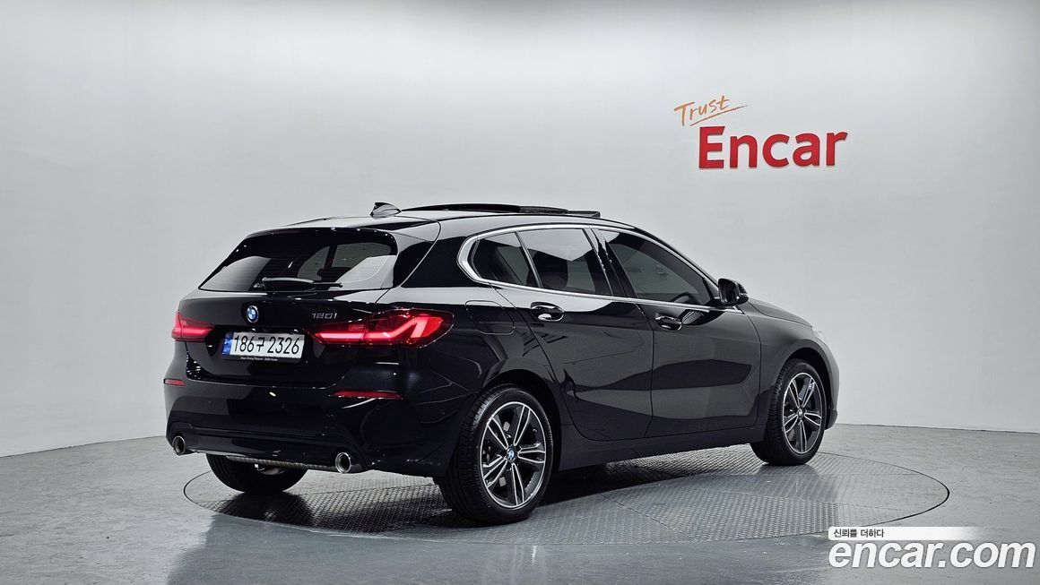 BMW 1-Series 120i Sports, 2023