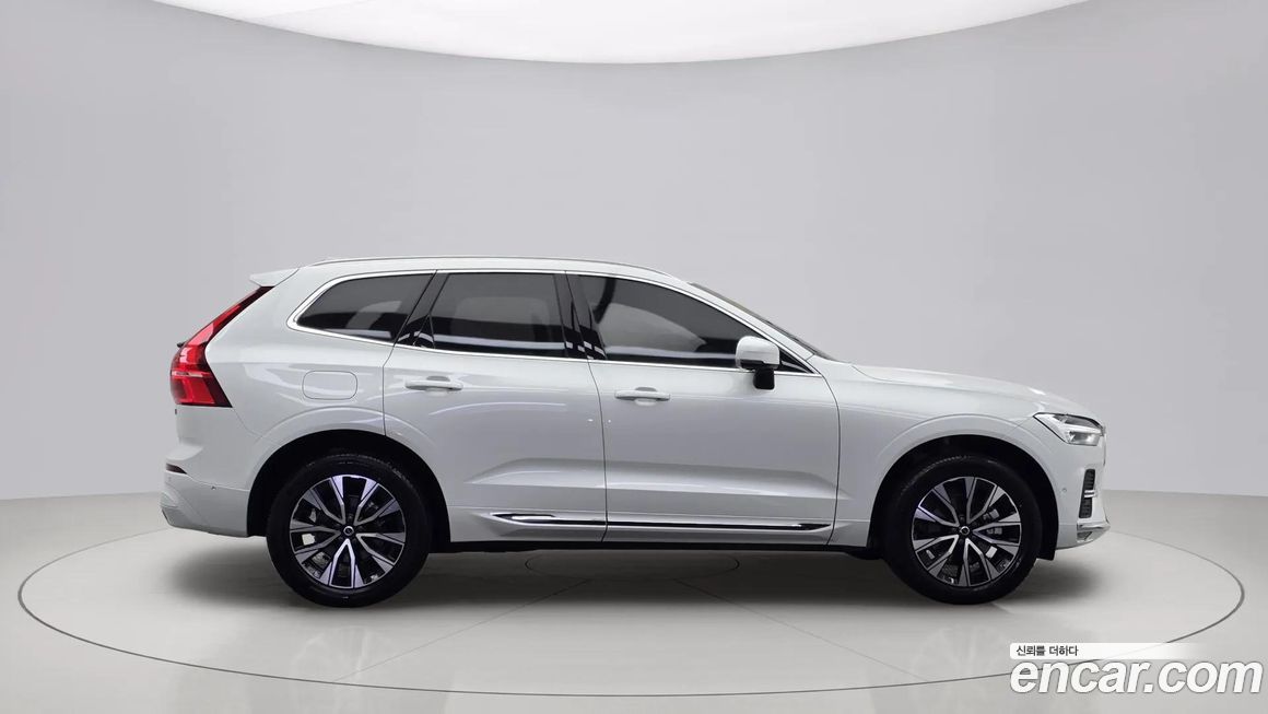 Volvo XC60 B5 Ultimate Bright, 2025