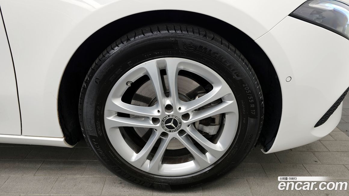 Mercedes-Benz A-Class A220 Hatchback, 2024