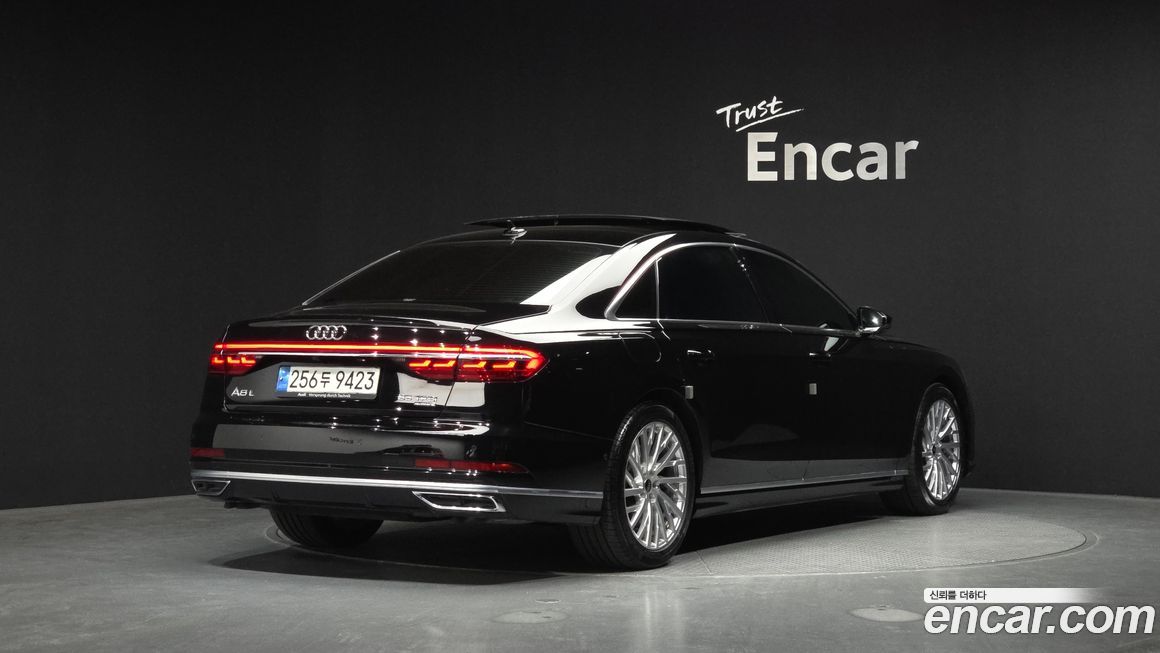 Audi A8 55 TFSI Quattro LWB, 2021