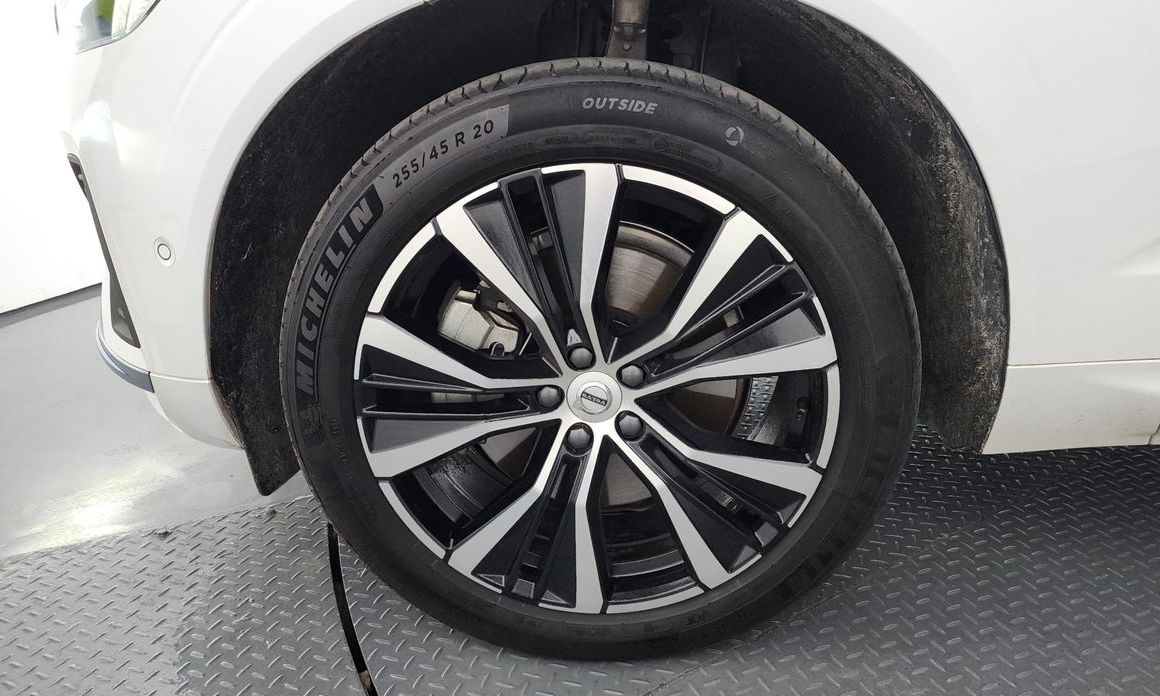 Volvo XC60 B6 Ultra Bright, 2025