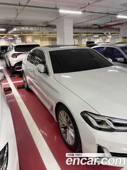 BMW 5-Series 520i Luxury, 2023