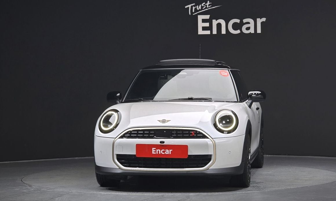 Mini Cooper Favoured, 2025