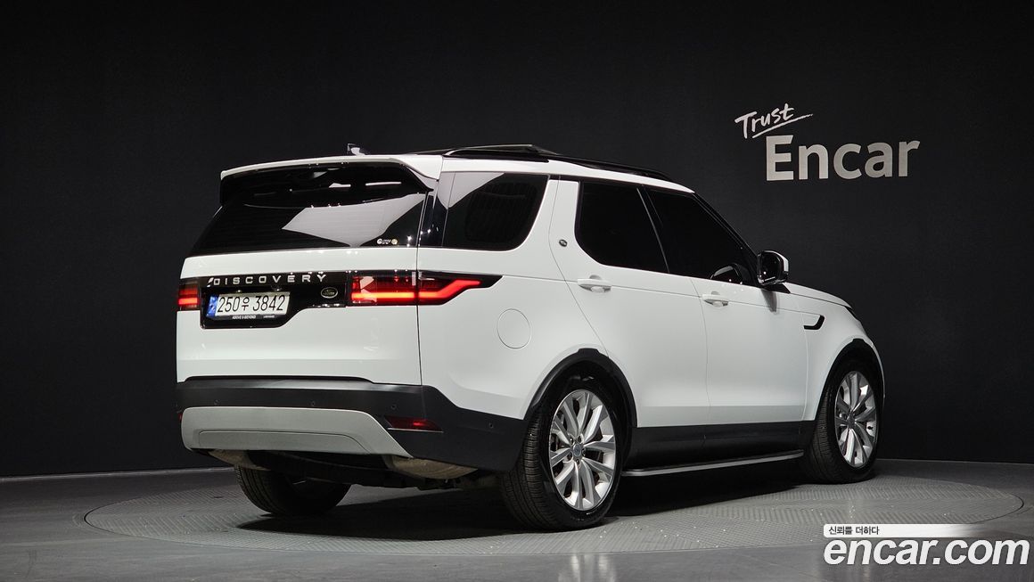 Land Rover Discovery 2.0 P300 SE, 2023