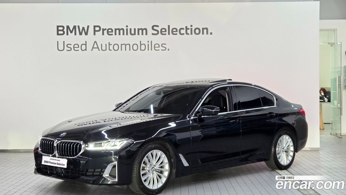 BMW 5-Series 520i Luxury, 2023