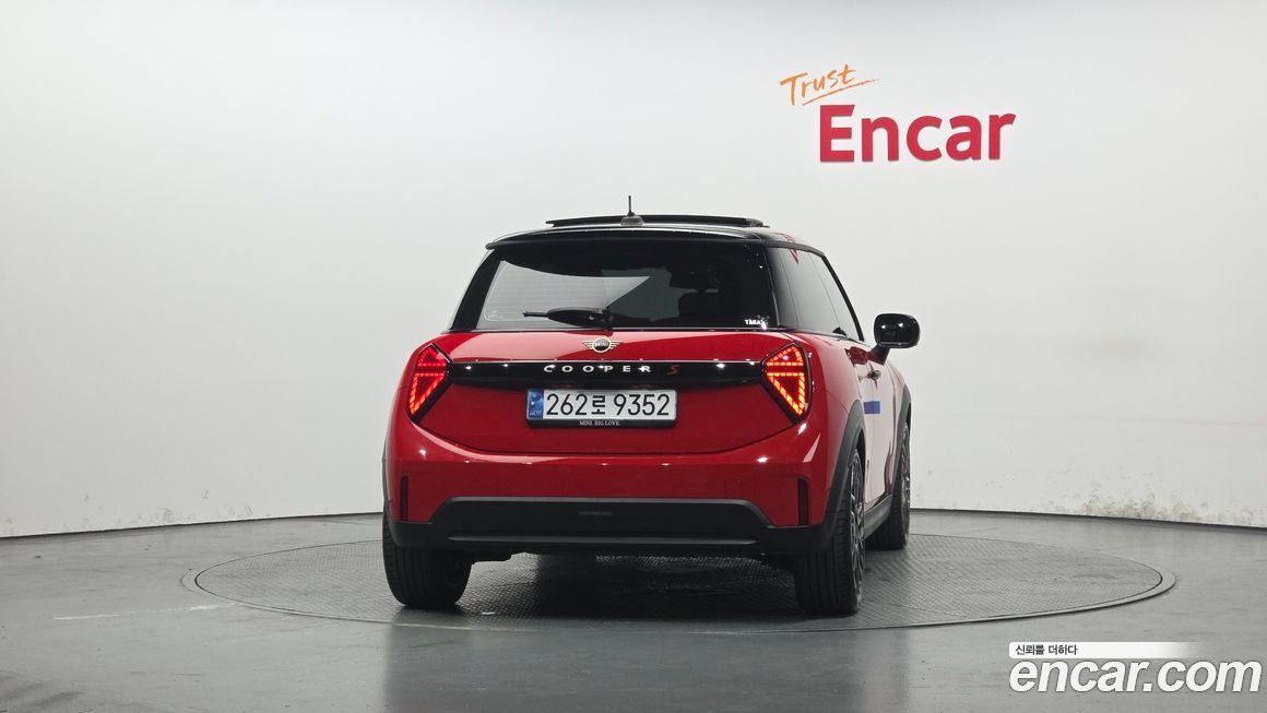 Mini Cooper Favoured, 2025