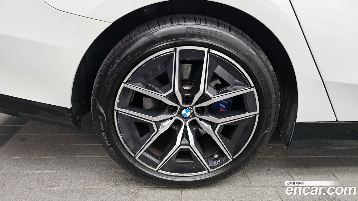 BMW 5-Series 520i M Sport, 2024