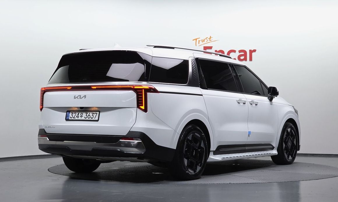 Kia Carnival 9-Seater Signature, 2024