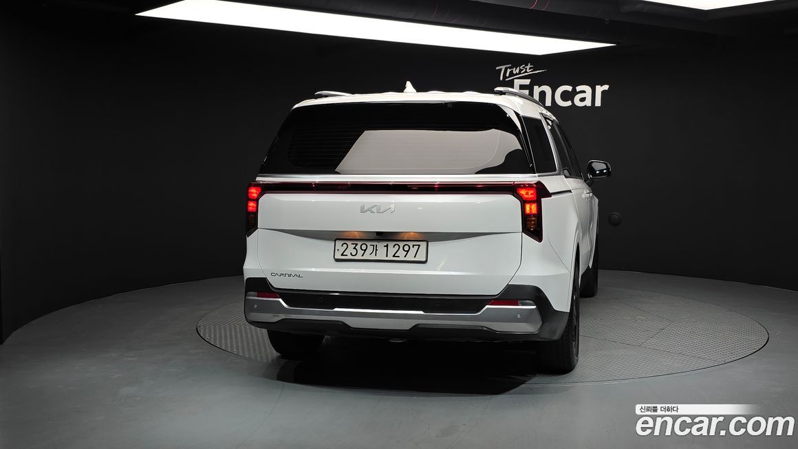 Kia Carnival 9-Seater Prestige, 2024