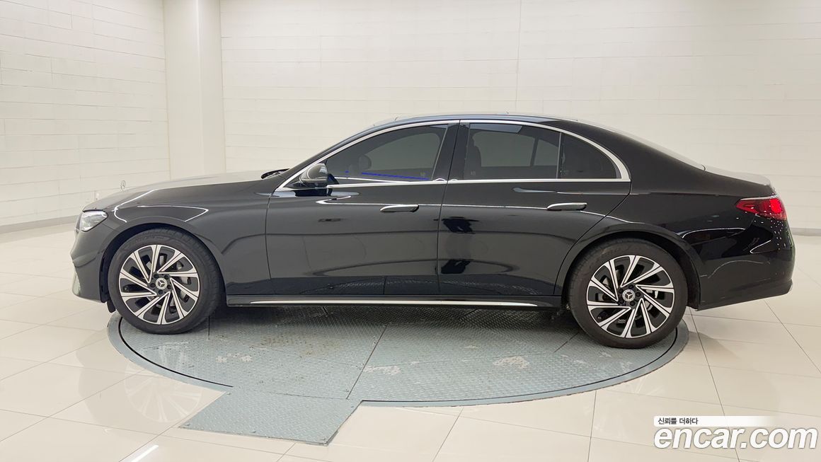 Mercedes-Benz E-Class E300 4MATIC Exclusive, 2024