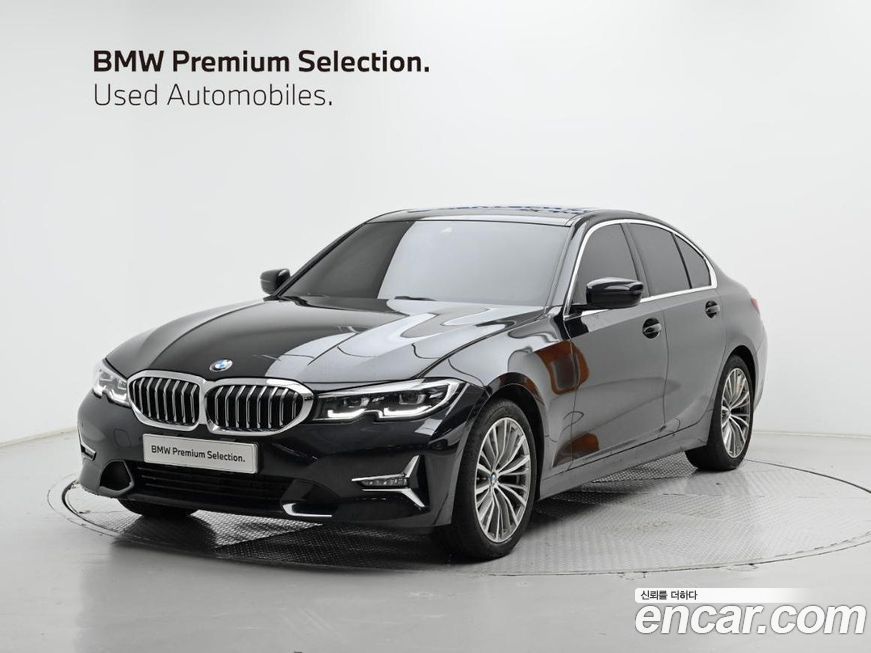 BMW 3-Series 320i Luxury, 2022