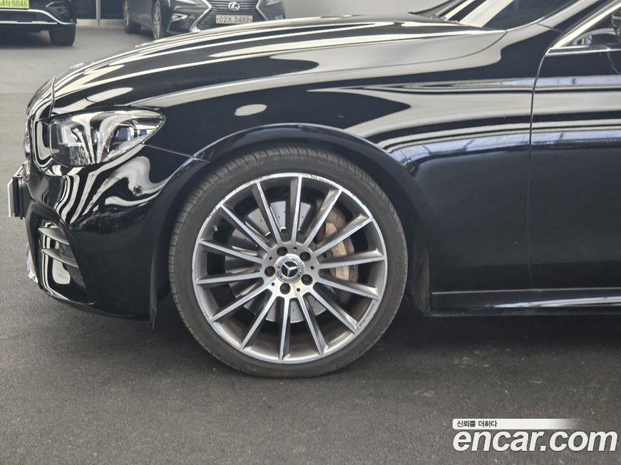 Mercedes-Benz E-Class E350 4MATIC AMG Line, 2022
