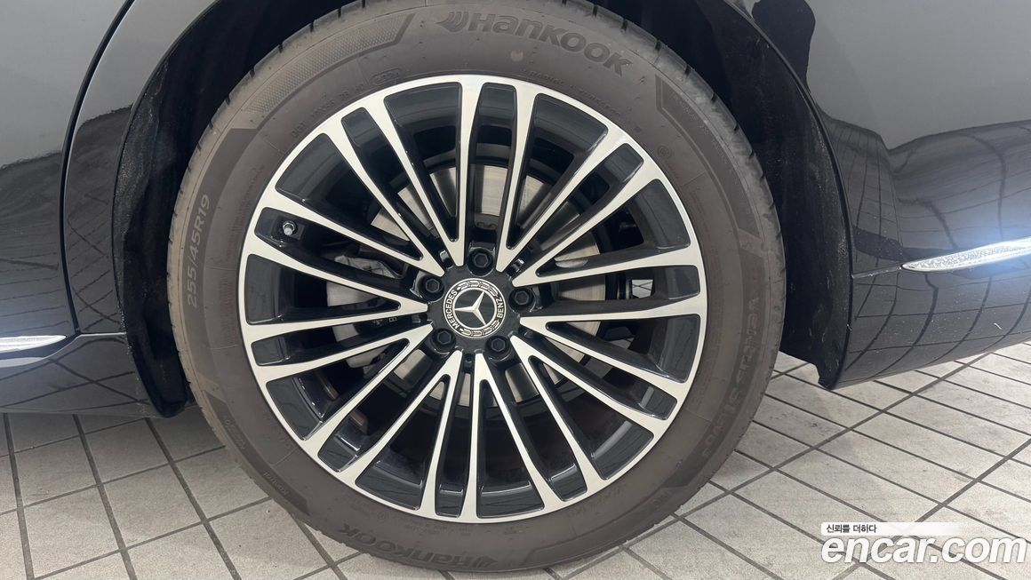 Mercedes-Benz S-Class S350 d 4MATIC, 2025