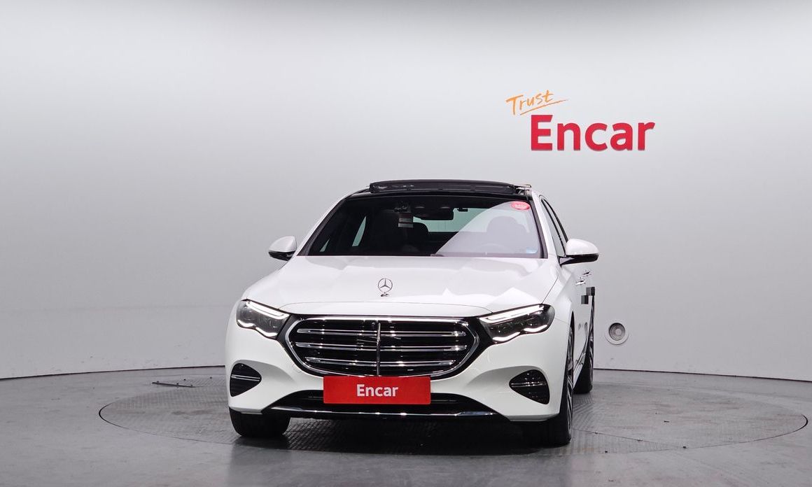 Mercedes-Benz E-Class E300 4MATIC Exclusive, 2025