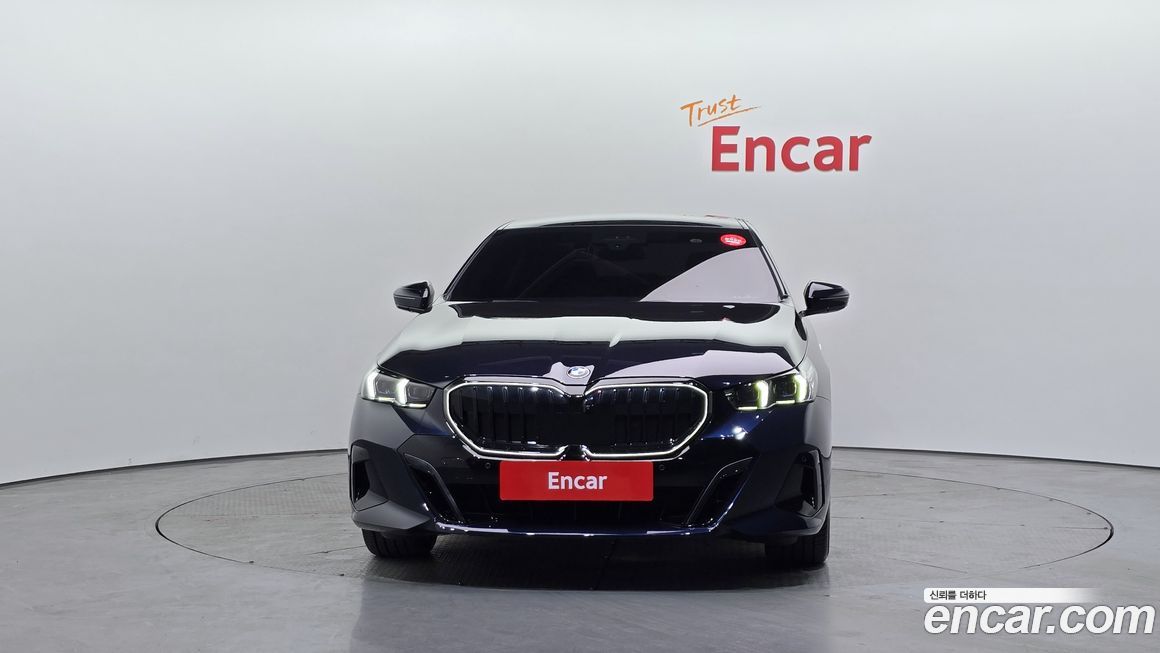 BMW 5-Series 520i M Sport, 2025