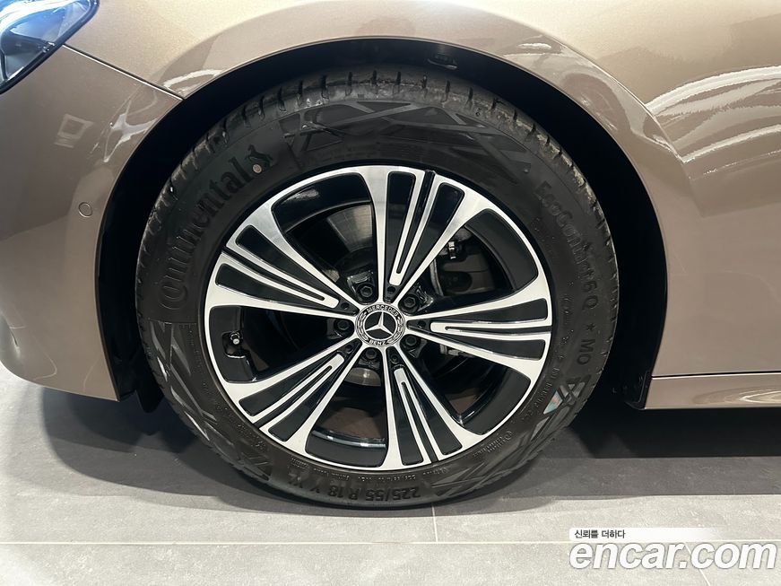 Mercedes-Benz E-Class E200 Avantgarde, 2025