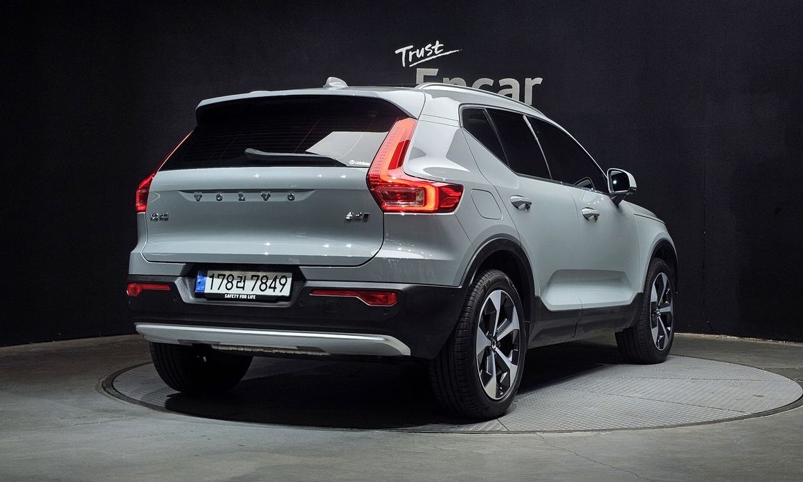 Volvo XC40 B4 Ultimate Bright, 2024