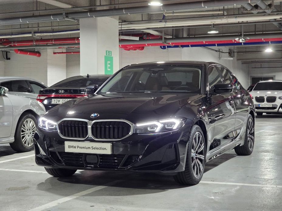 BMW 3-Series 320i, 2025