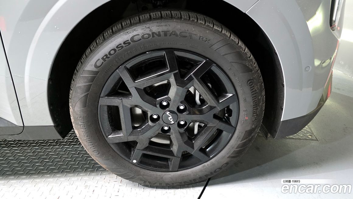 Kia Carnival 9-Seater Gravity, 2025