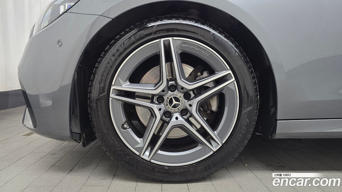 Mercedes-Benz E-Class E250 AMG Line, 2023
