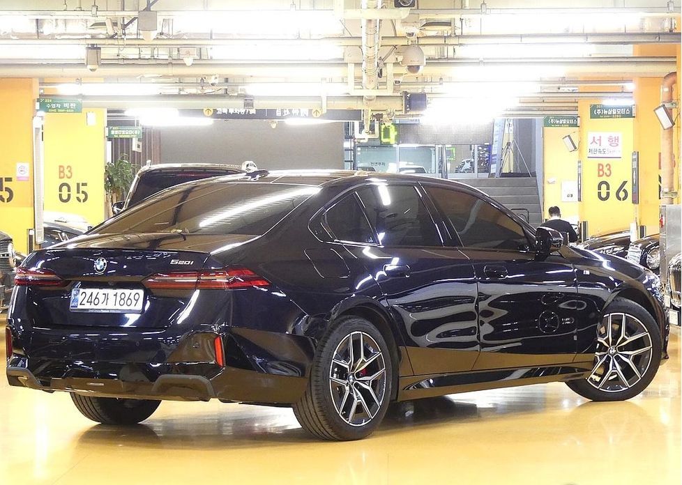 BMW 5-Series 520i Special Edition, 2025