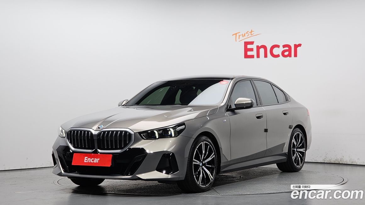 BMW 5-Series 530i xDrive M Sport, 2025