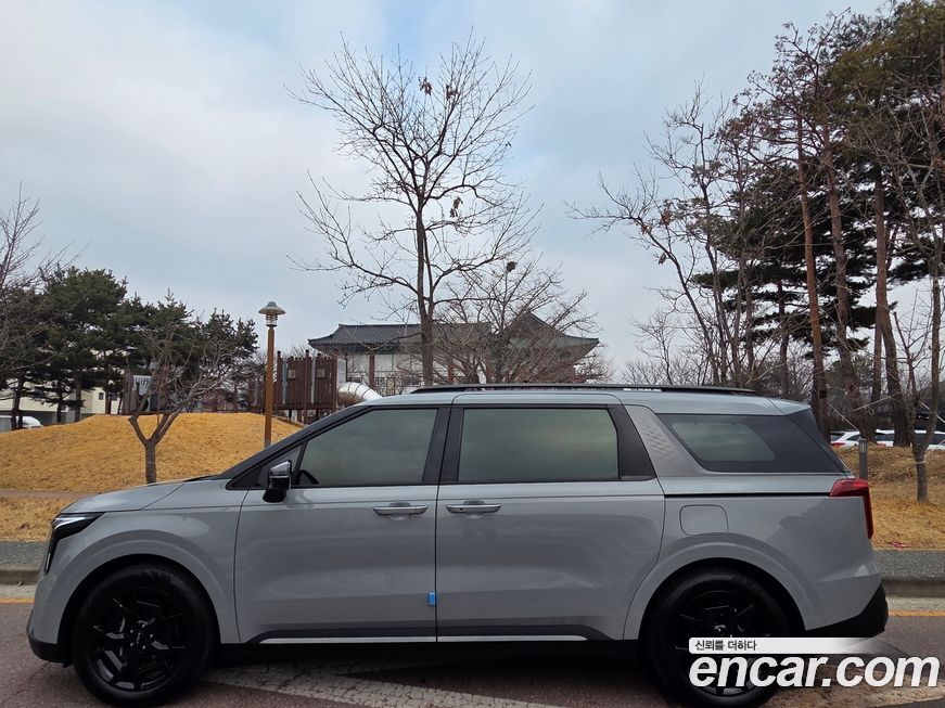 Kia Carnival 9-Seater Gravity, 2025