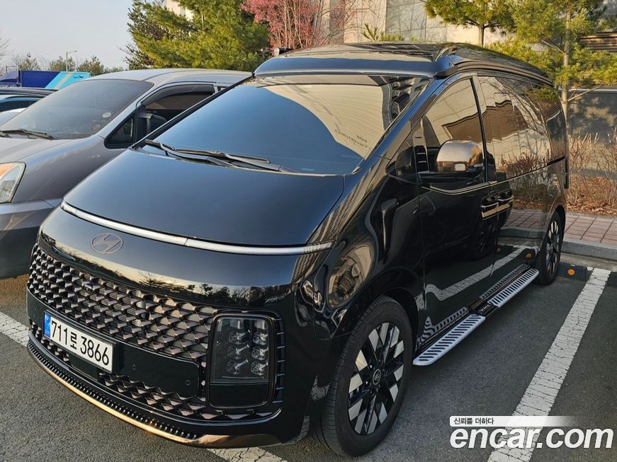 Hyundai Staria 2WD Camping Car, 2025