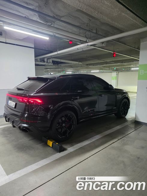 Audi RSQ8 4.0 TFSI Quattro Performance, 2025