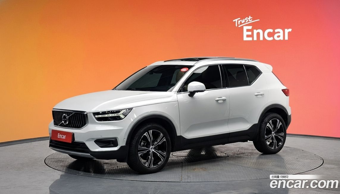 Volvo XC40 B4 Inscription, 2022