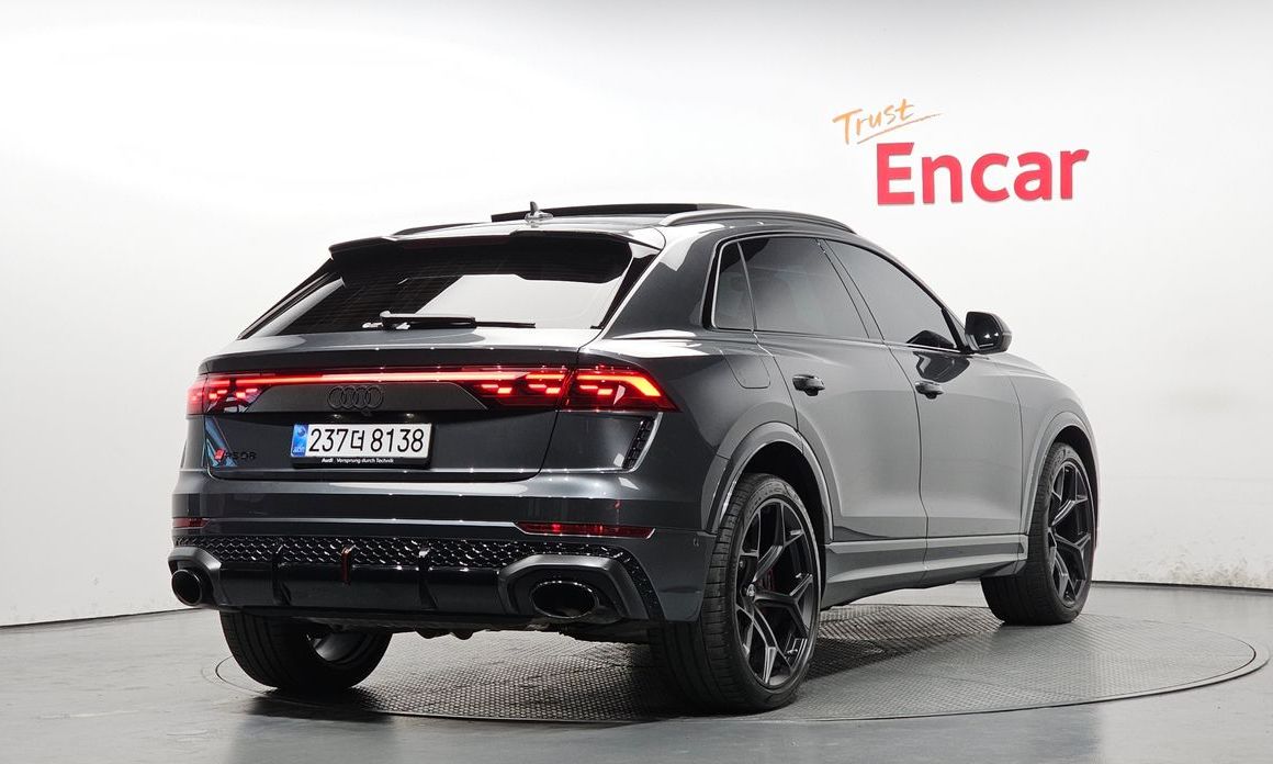 Audi RSQ8 4.0 TFSI Quattro Performance, 2025