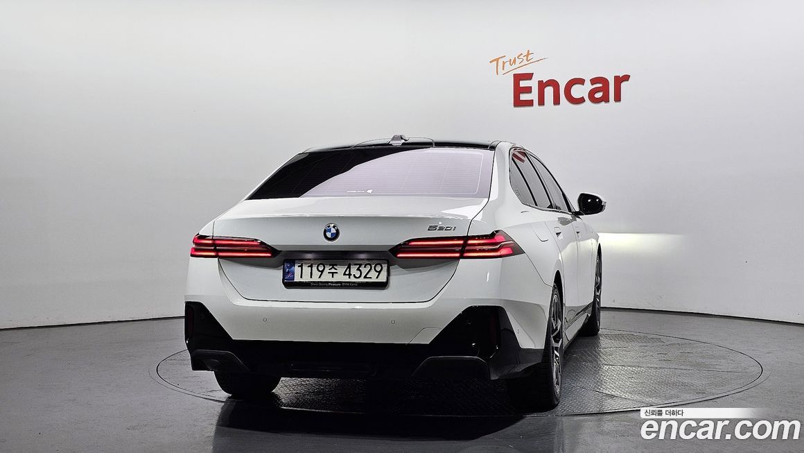 BMW 5-Series 520i M Sport, 2024