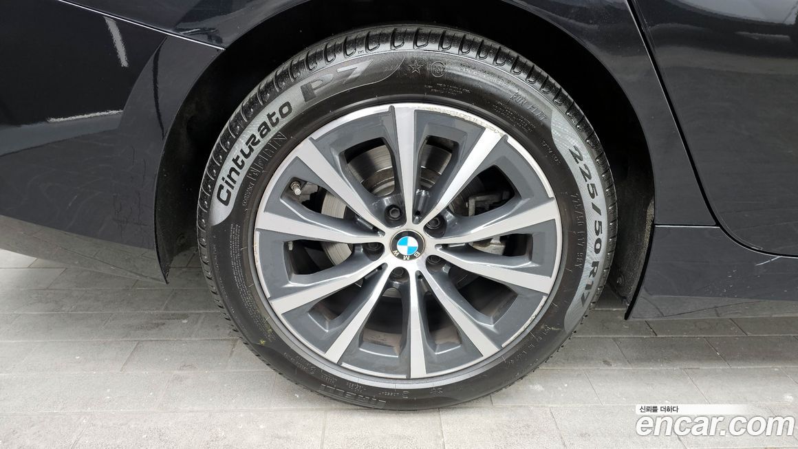 BMW 3-Series 320i, 2023