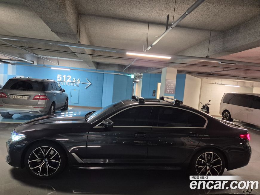 BMW 5-Series 530i xDrive M Sport Package, 2023