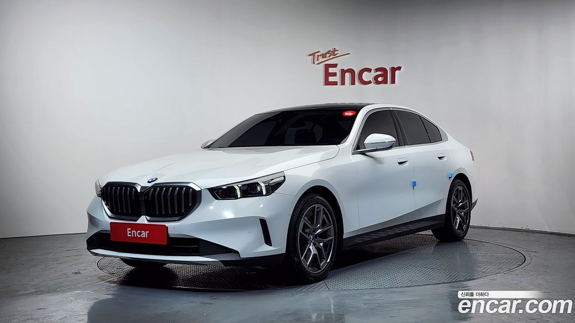 BMW 5-Series 520i, 2024