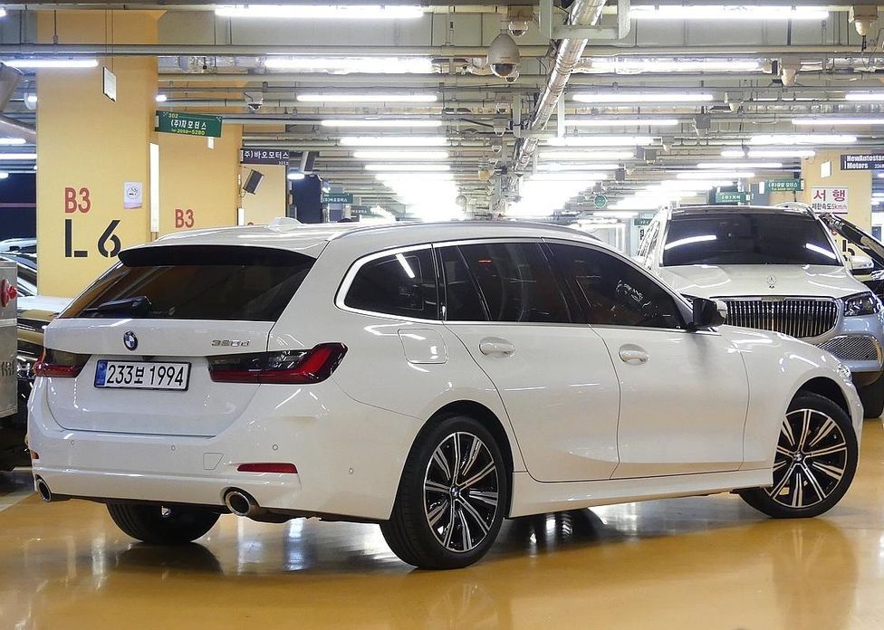 BMW 3-Series 320d Touring, 2025