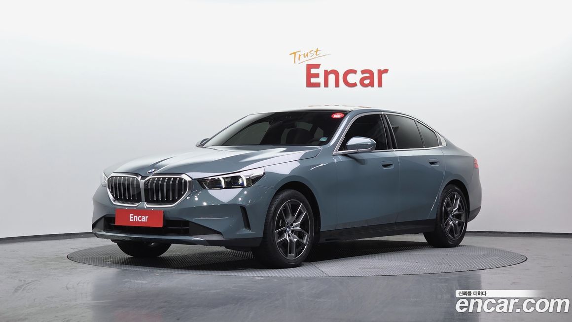 BMW 5-Series 530i xDrive, 2024