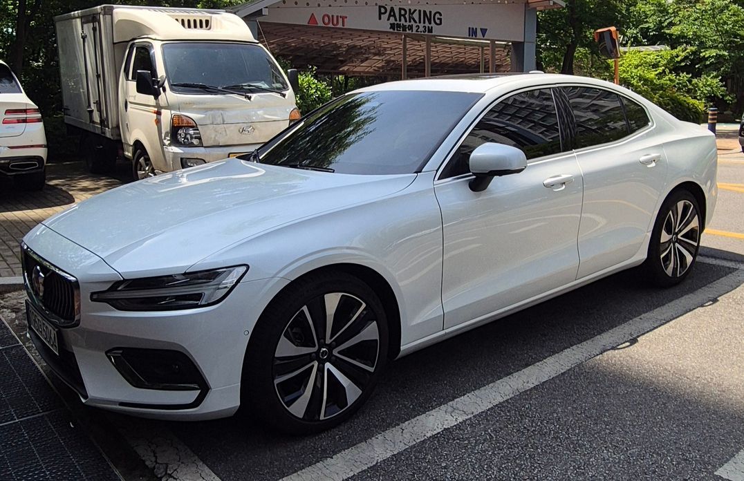 Volvo S60 B5 Ultimate Bright, 2024