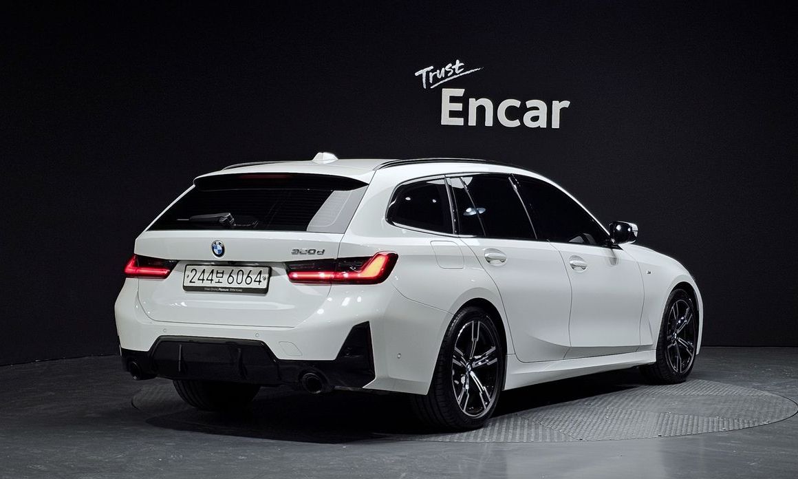 BMW 3-Series 320d Touring M Sport, 2024