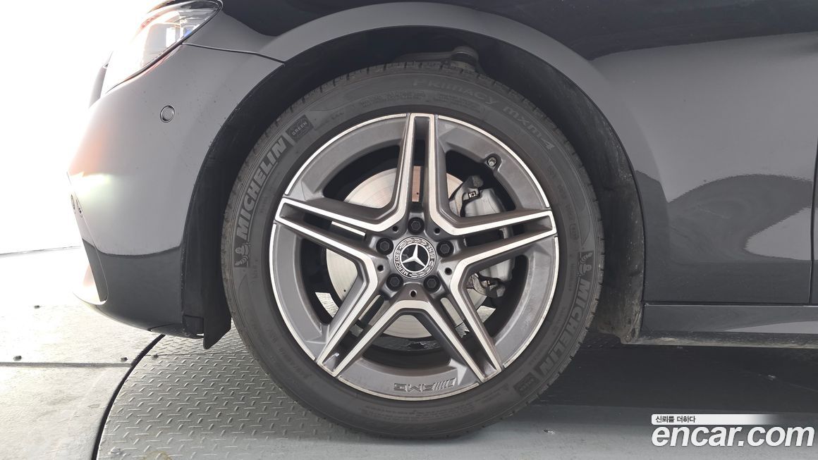 Mercedes-Benz E-Class E250 AMG Line, 2023