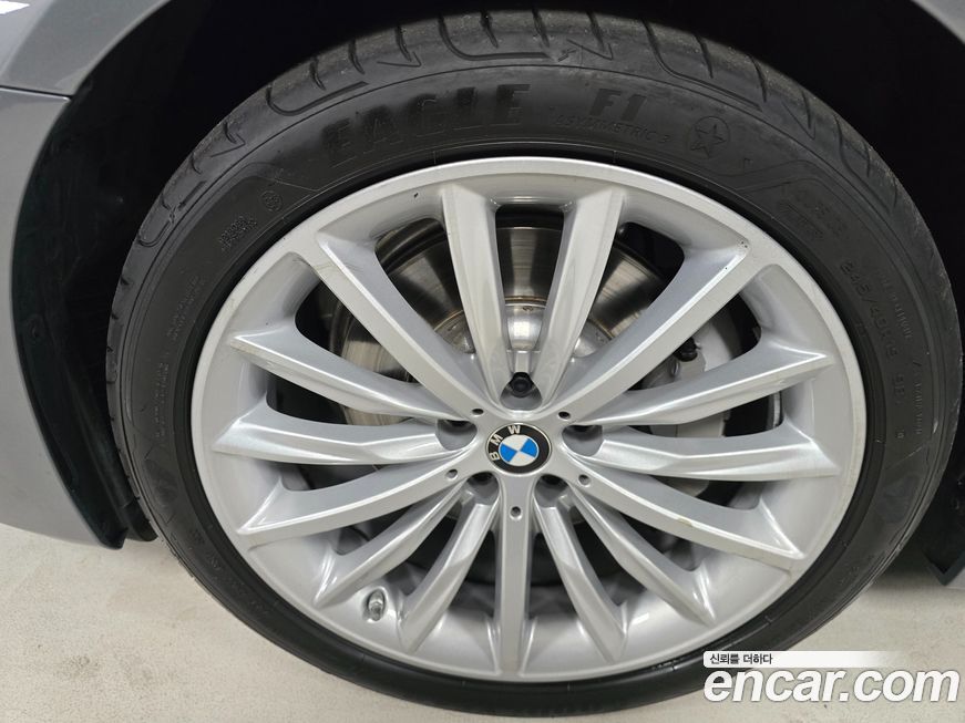 BMW 5-Series 530i Luxury, 2023