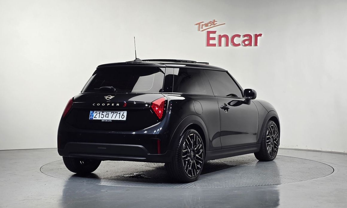Mini Cooper Favoured, 2025