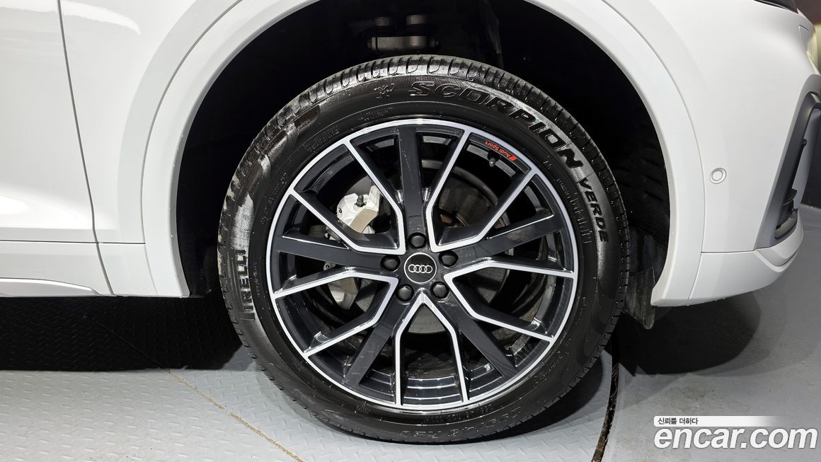 Audi Q5 45 TFSI Quattro Premium, 2024