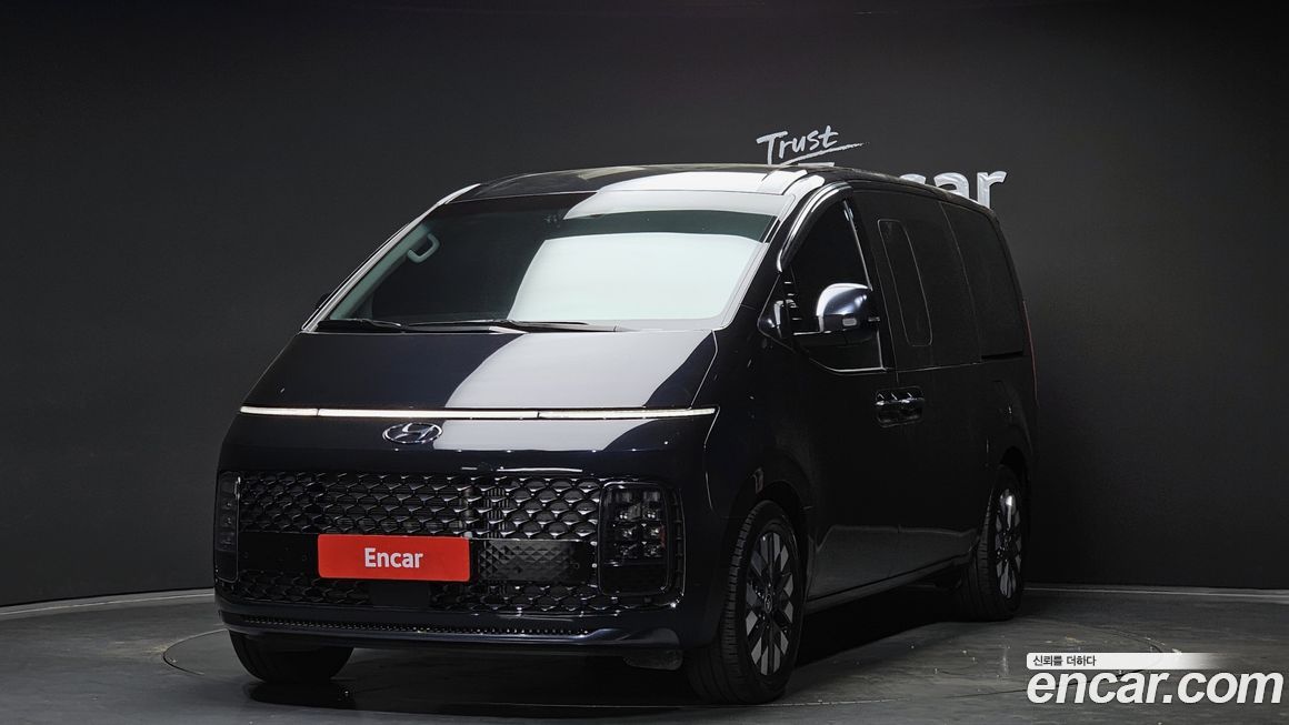 Hyundai Staria Lounge 9-Seater, 2023