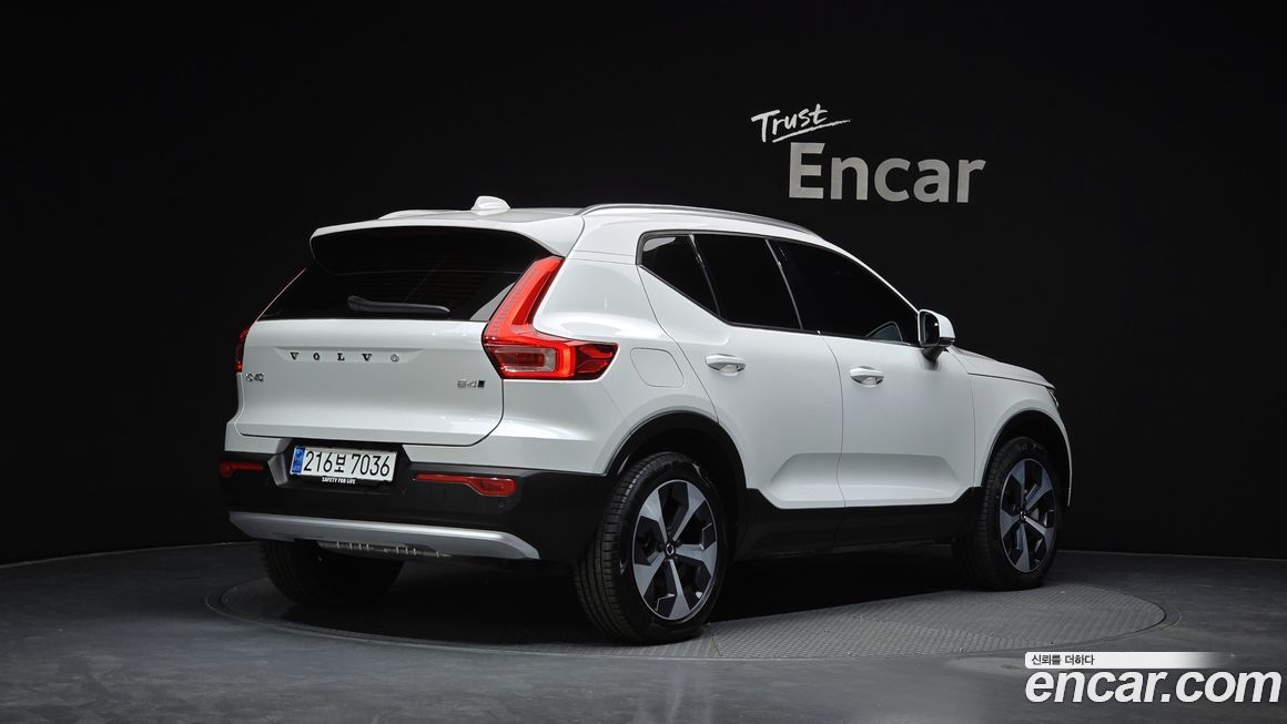 Volvo XC40 B4 Ultimate Bright, 2024
