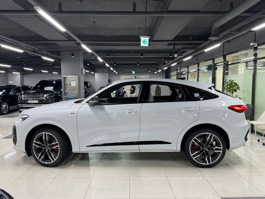 Audi Q5 45 TFSI Quattro S Line Black Edition Sport Back, 2025
