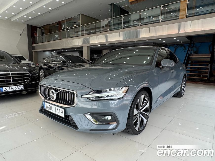 Volvo S60 B5 Ultimate Bright, 2023