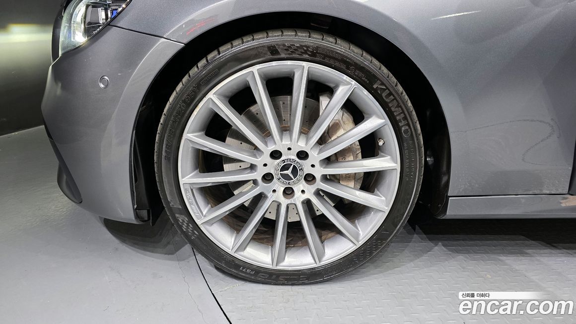 Mercedes-Benz E-Class E350 4MATIC AMG Line, 2022